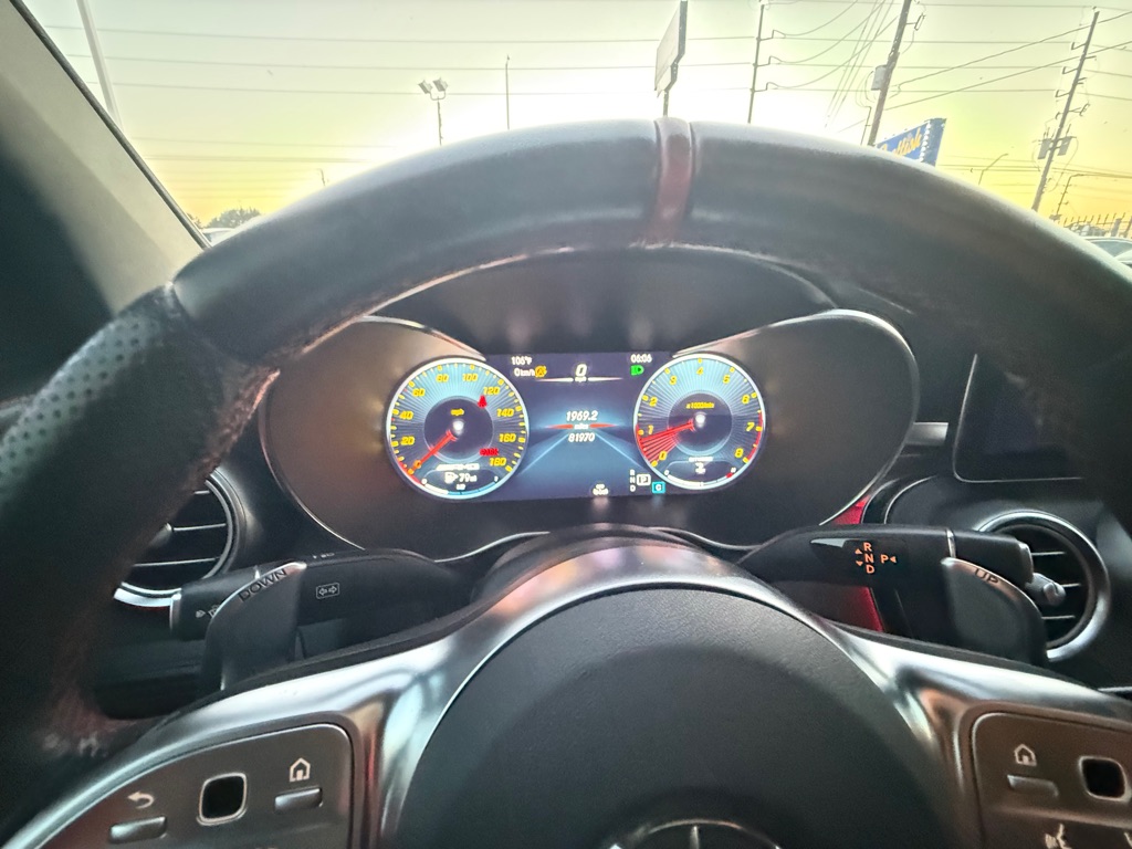 Photo 30 of this MERCEDES-BENZ GLC