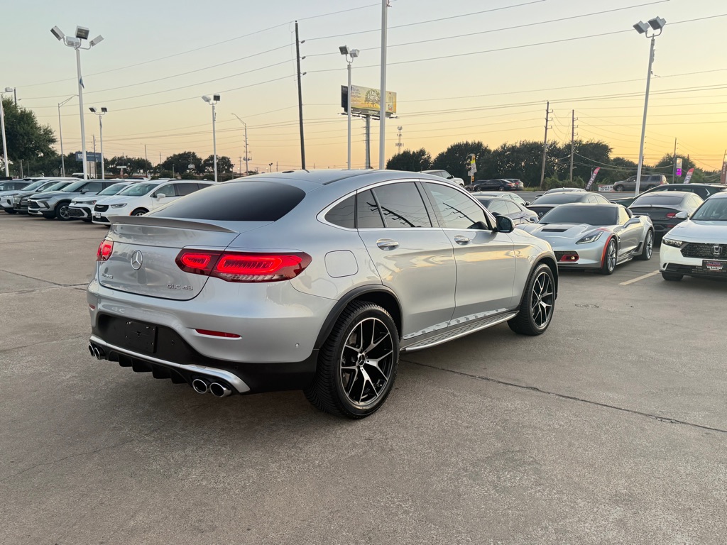 Photo 9 of this MERCEDES-BENZ GLC