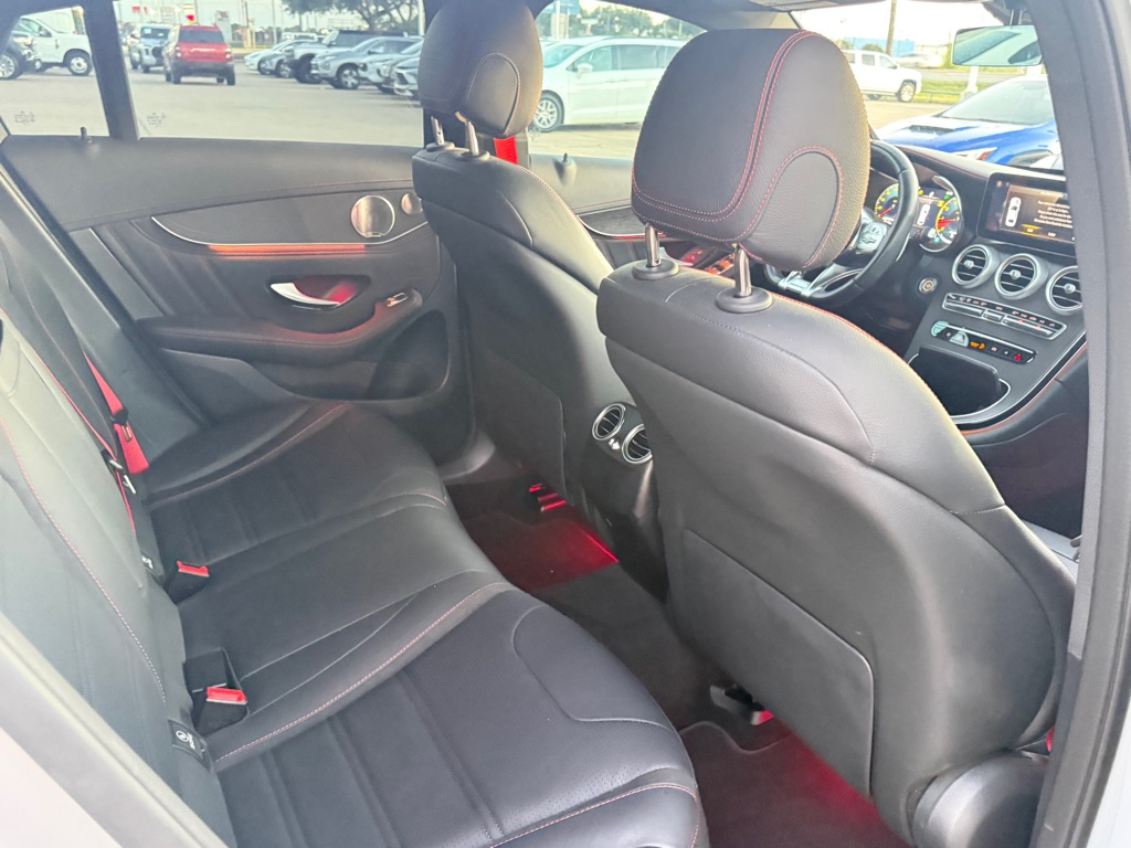 Photo 21 of this MERCEDES-BENZ GLC