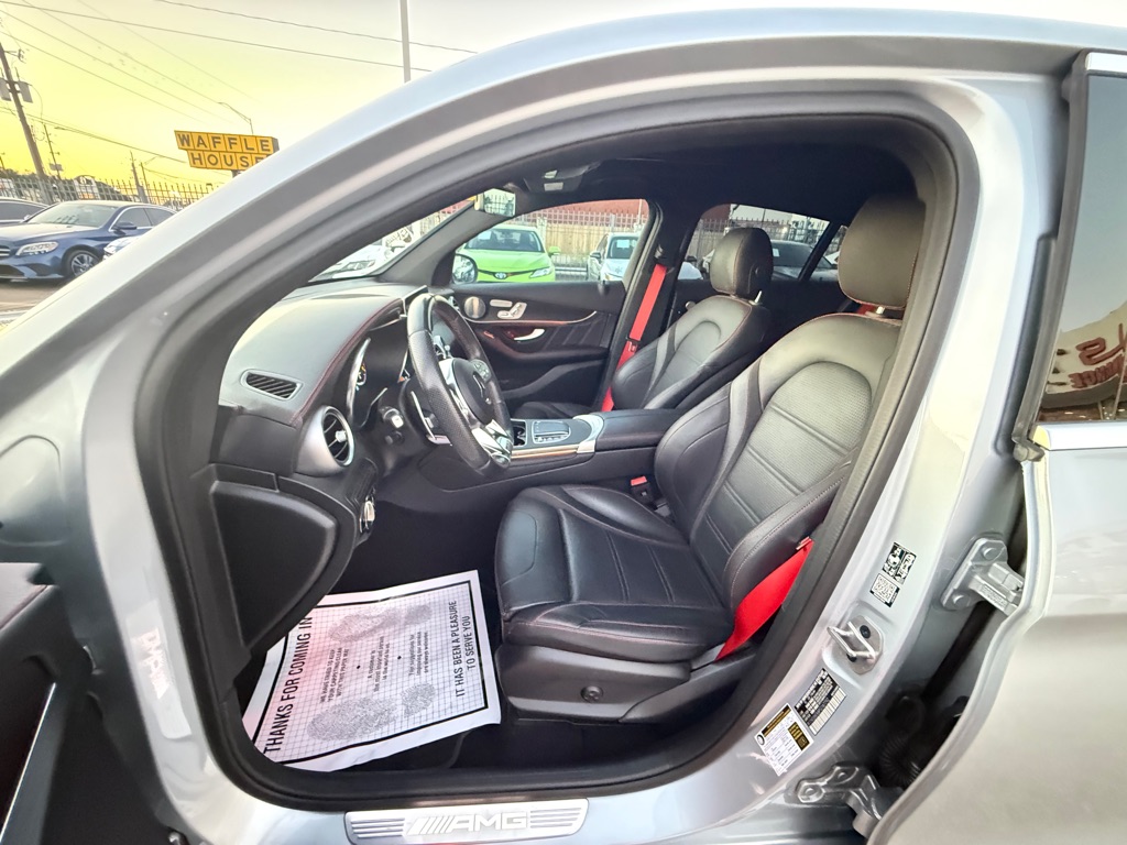 Photo 16 of this MERCEDES-BENZ GLC