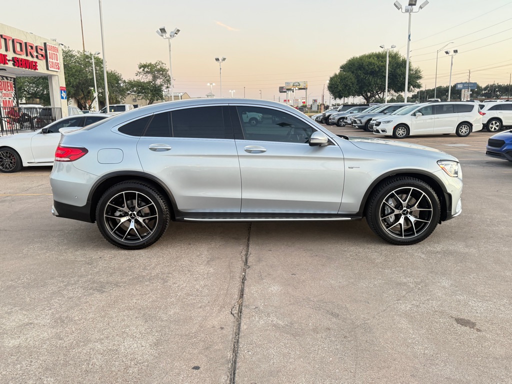 Photo 10 of this MERCEDES-BENZ GLC