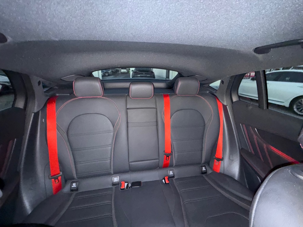 Photo 31 of this MERCEDES-BENZ GLC