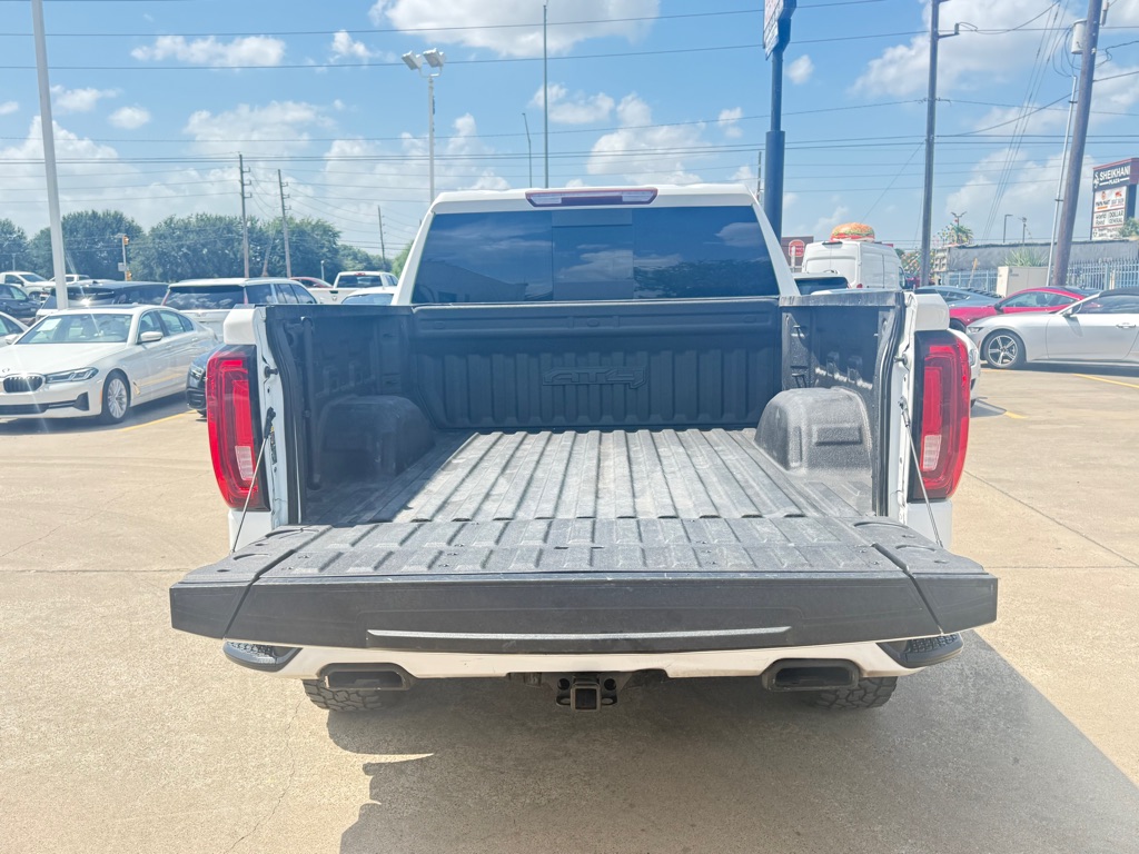 Photo 10 of this GMC SIERRA 1500 LIM