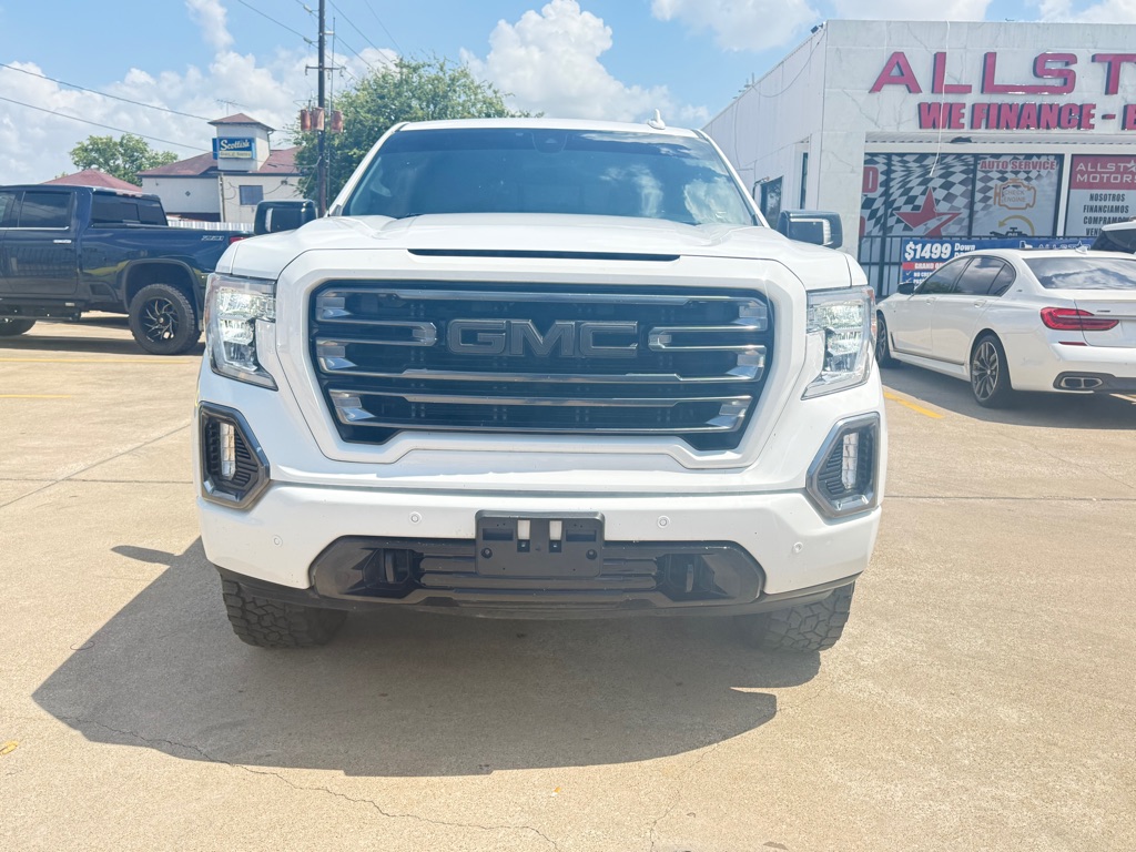 Photo 2 of this GMC SIERRA 1500 LIM