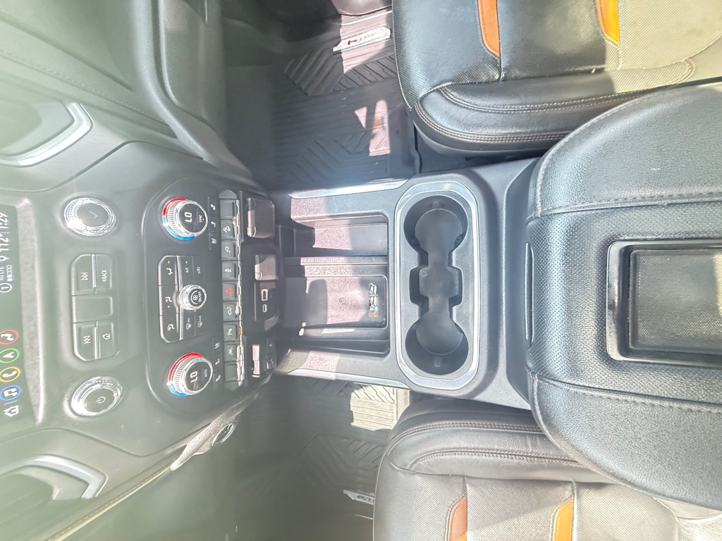 Photo 26 of this GMC SIERRA 1500 LIM