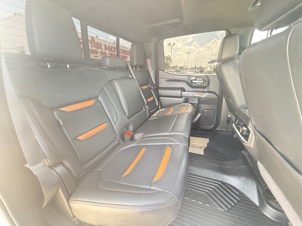 Photo 17 of this GMC SIERRA 1500 LIM