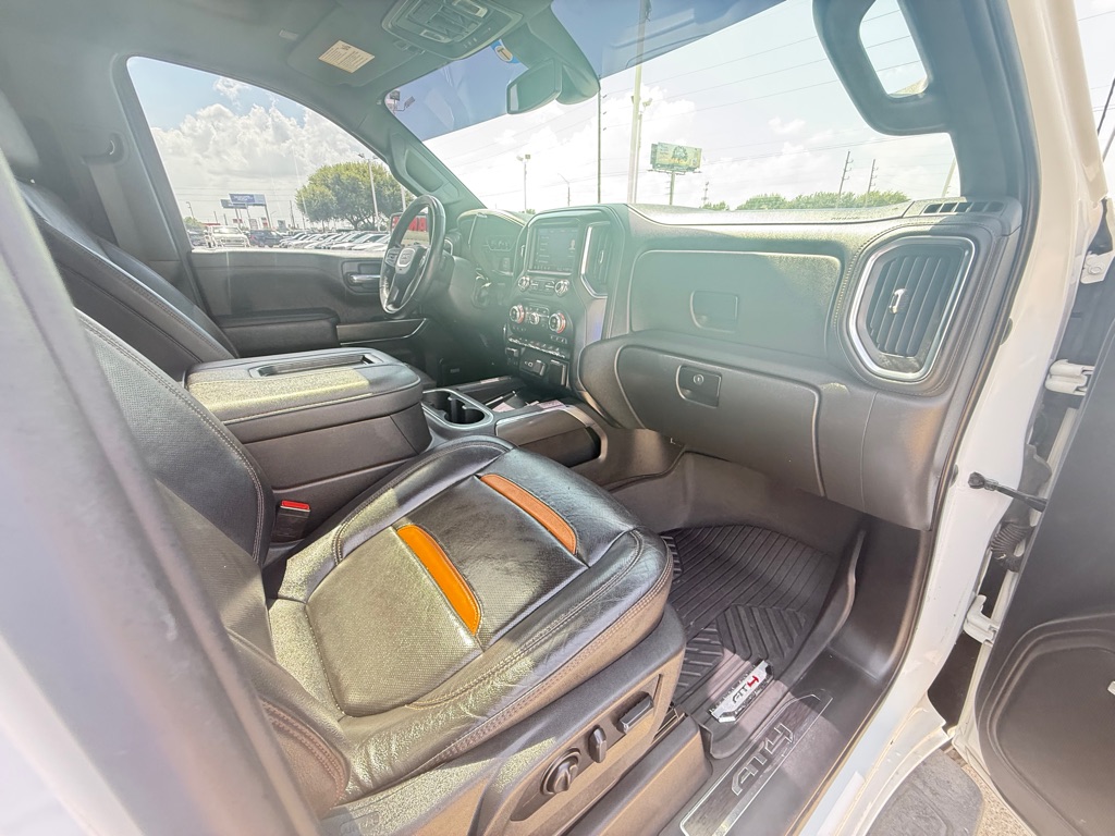 Photo 19 of this GMC SIERRA 1500 LIM
