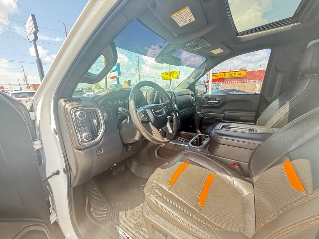 Photo 14 of this GMC SIERRA 1500 LIM