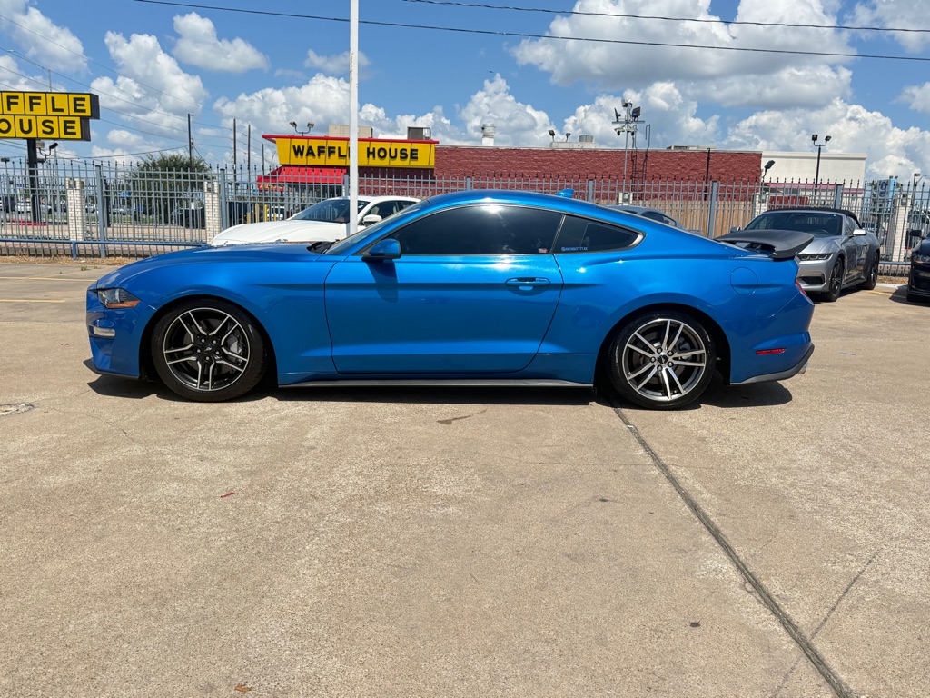 Photo 4 of this FORD MUSTANG