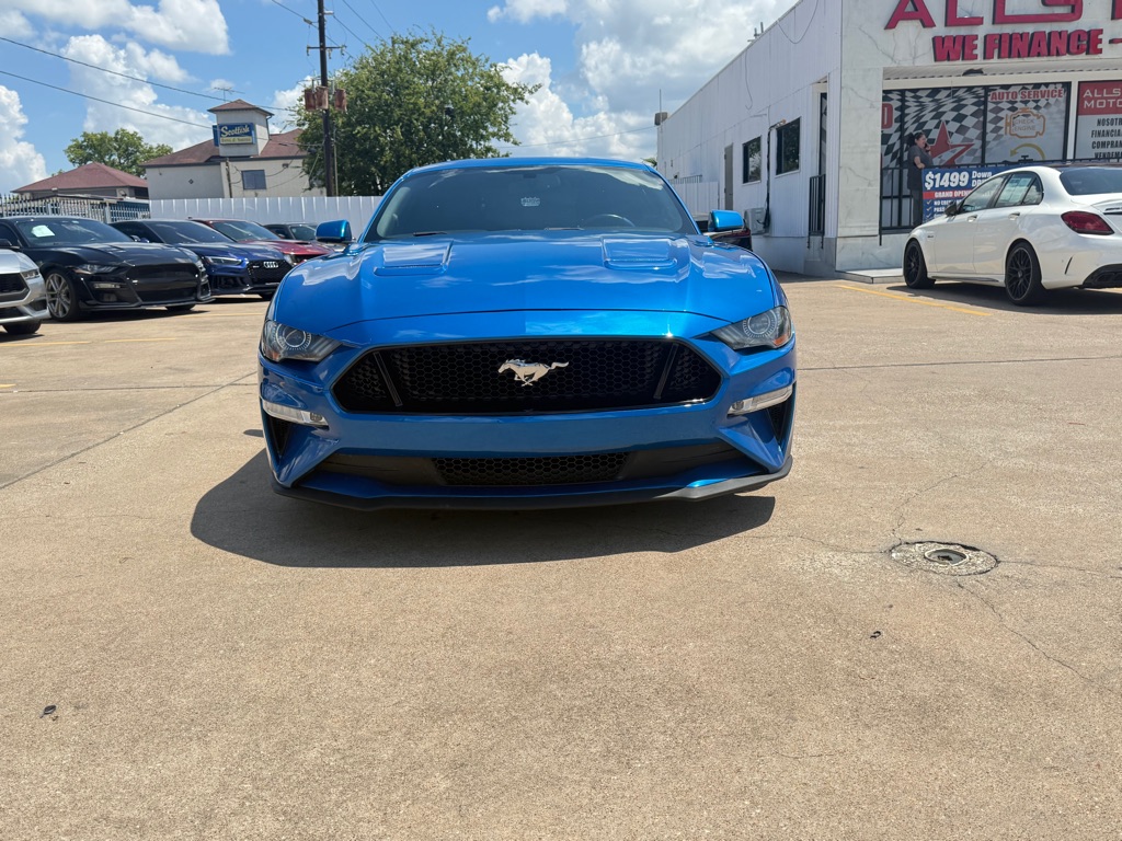 Photo 2 of this FORD MUSTANG