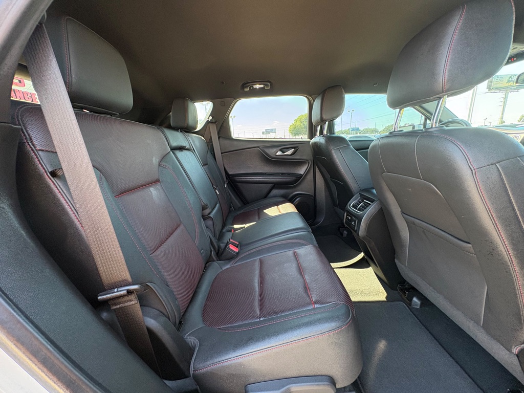 Photo 13 of this CHEVROLET BLAZER