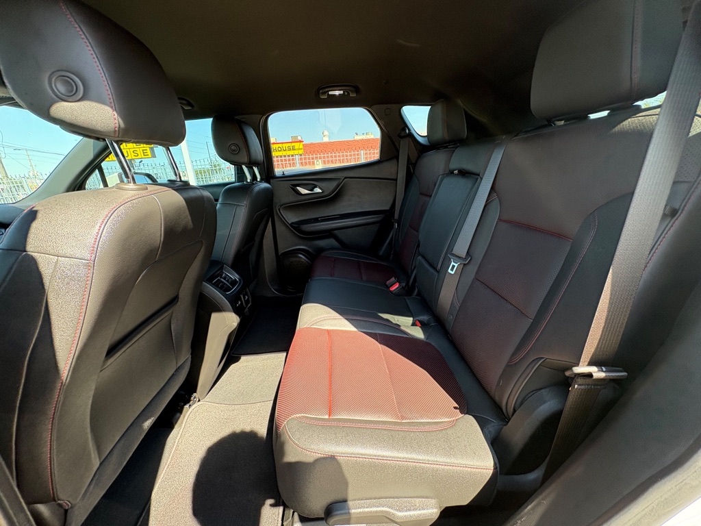 Photo 12 of this CHEVROLET BLAZER