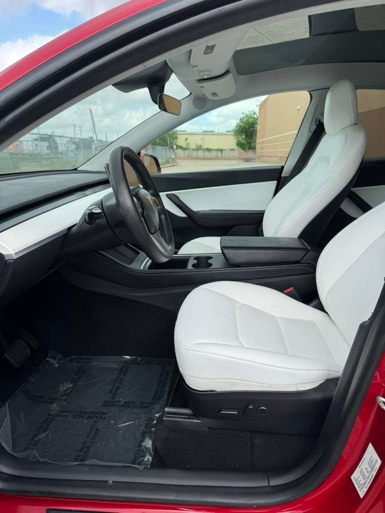 Photo 9 of this TESLA MODEL Y