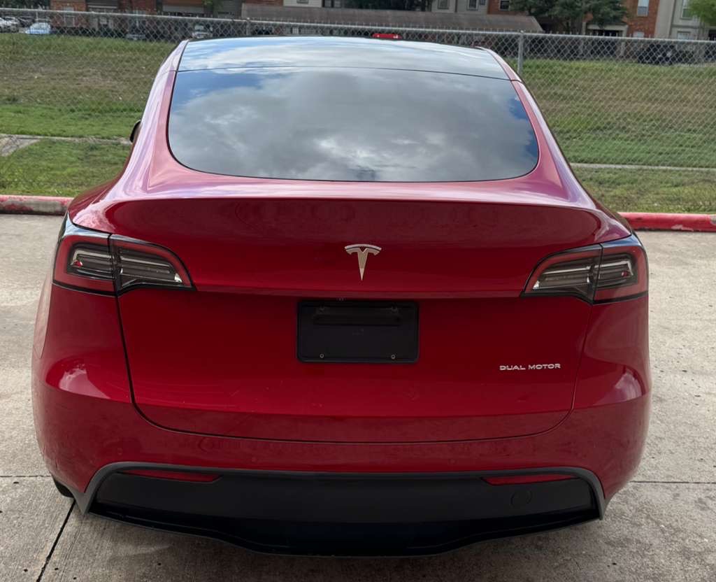 Photo 6 of this TESLA MODEL Y
