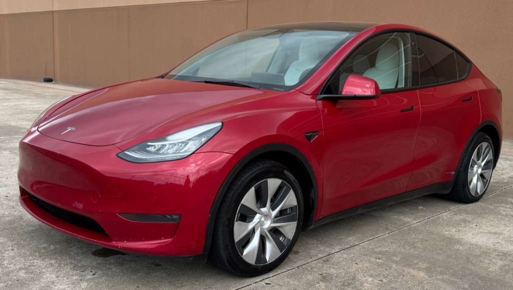Photo 2 of this TESLA MODEL Y