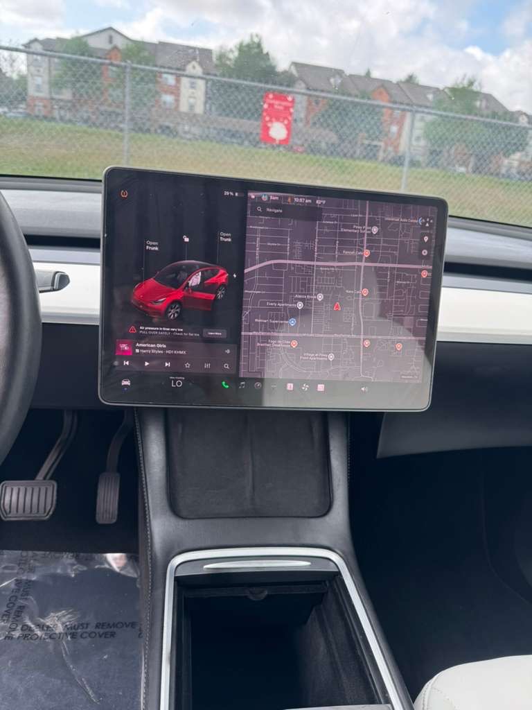 Photo 16 of this TESLA MODEL Y