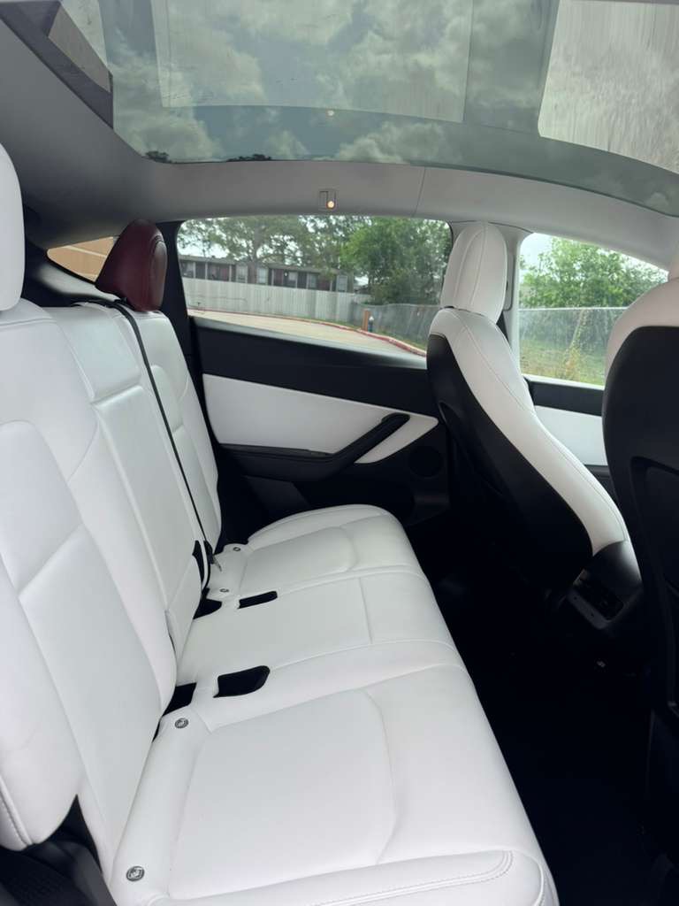 Photo 12 of this TESLA MODEL Y