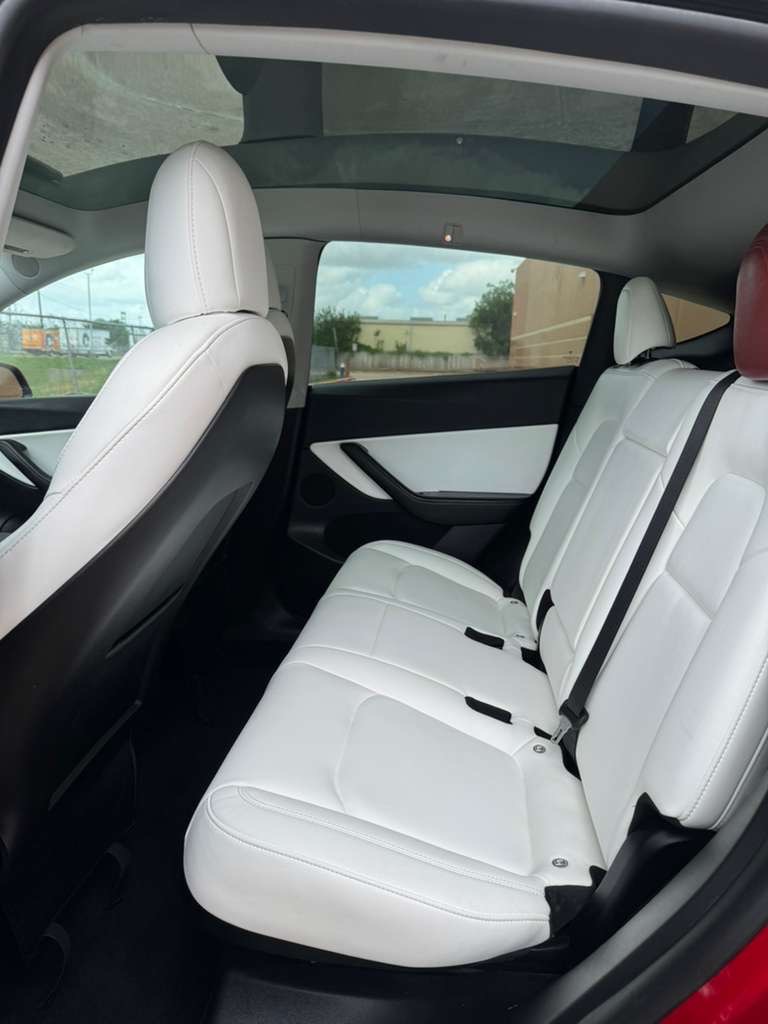 Photo 10 of this TESLA MODEL Y