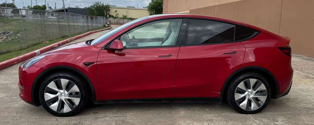 Photo 7 of this TESLA MODEL Y