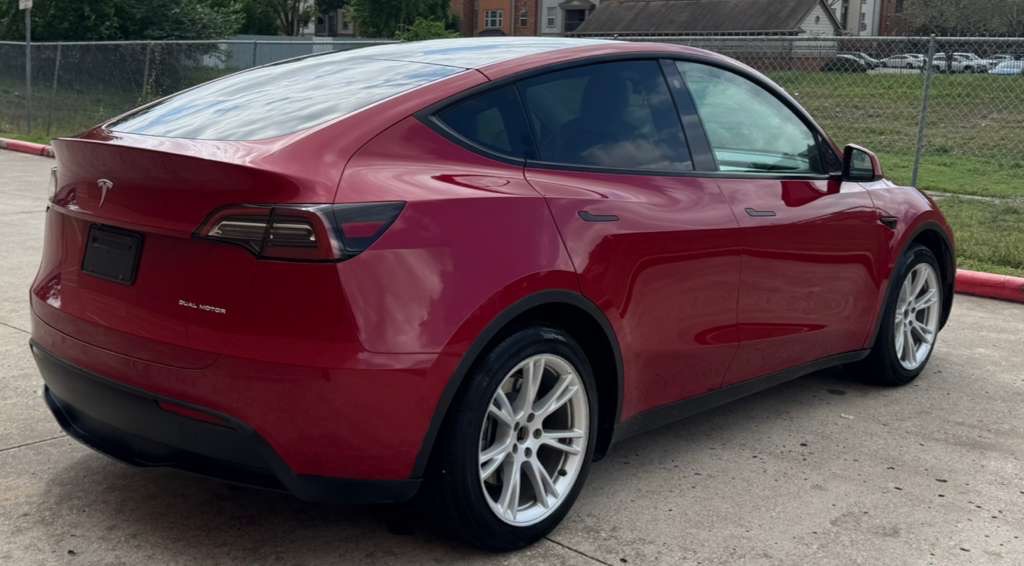 Photo 3 of this TESLA MODEL Y