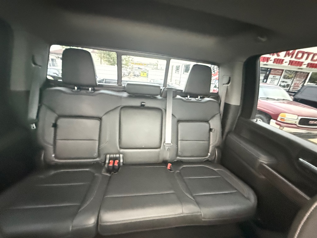 Photo 19 of this CHEVROLET SILVERADO 2500H