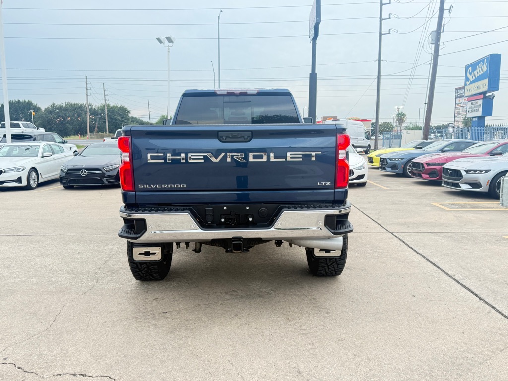 Photo 6 of this CHEVROLET SILVERADO 2500H
