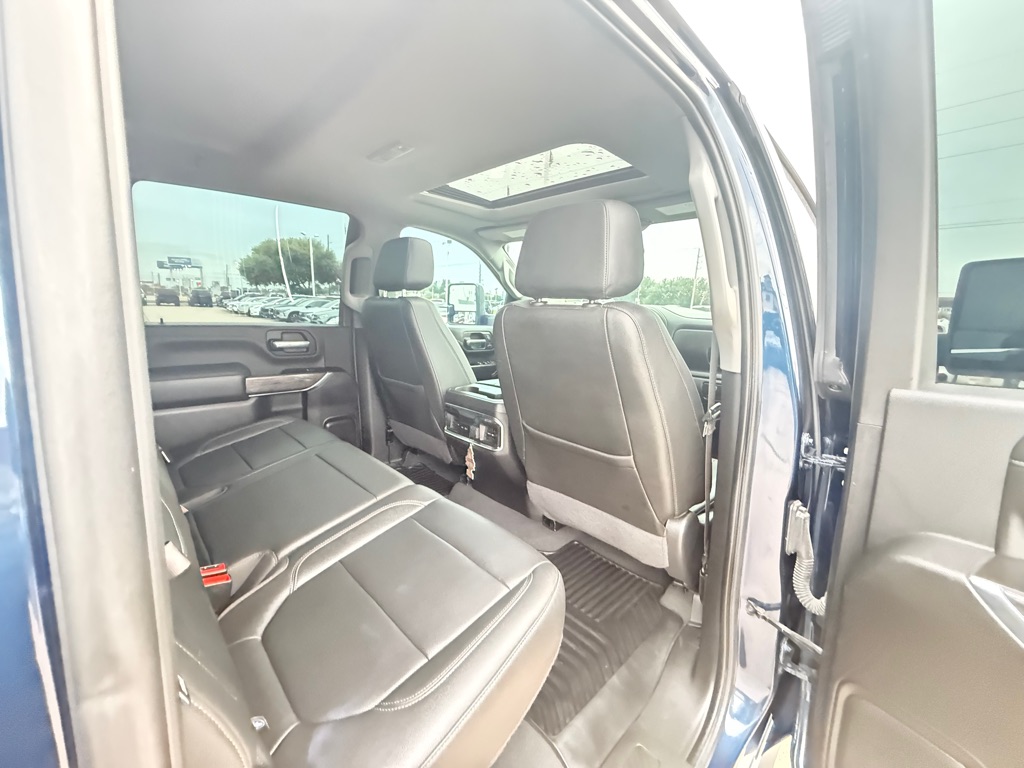 Photo 16 of this CHEVROLET SILVERADO 2500H