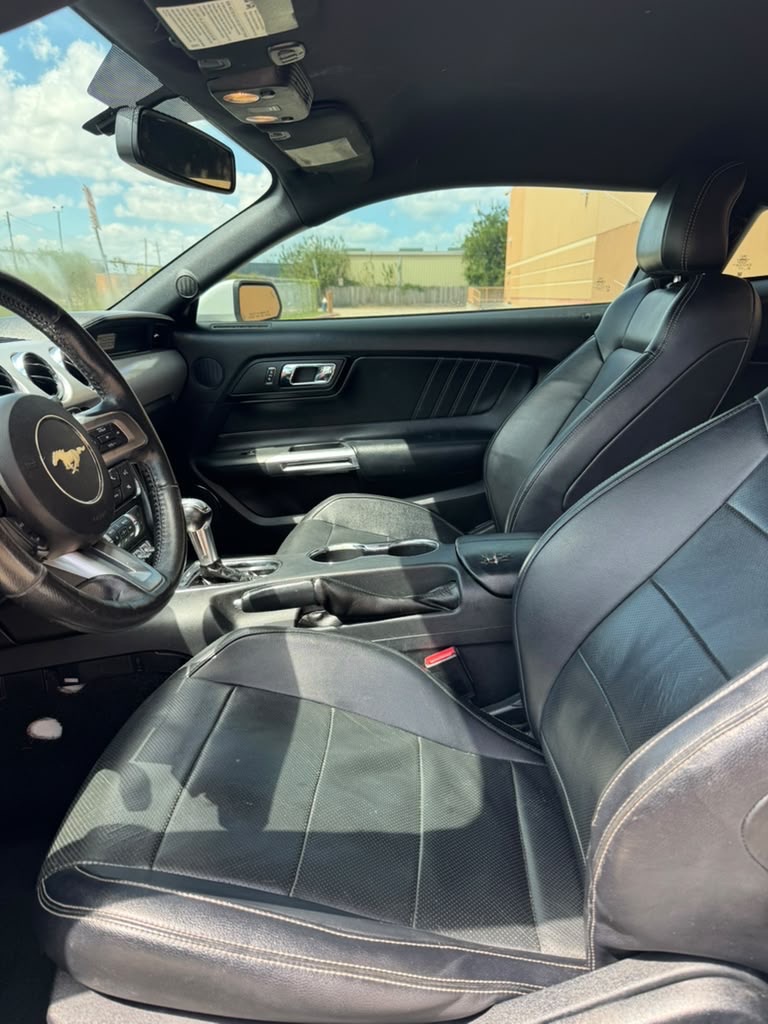 Photo 9 of this FORD MUSTANG