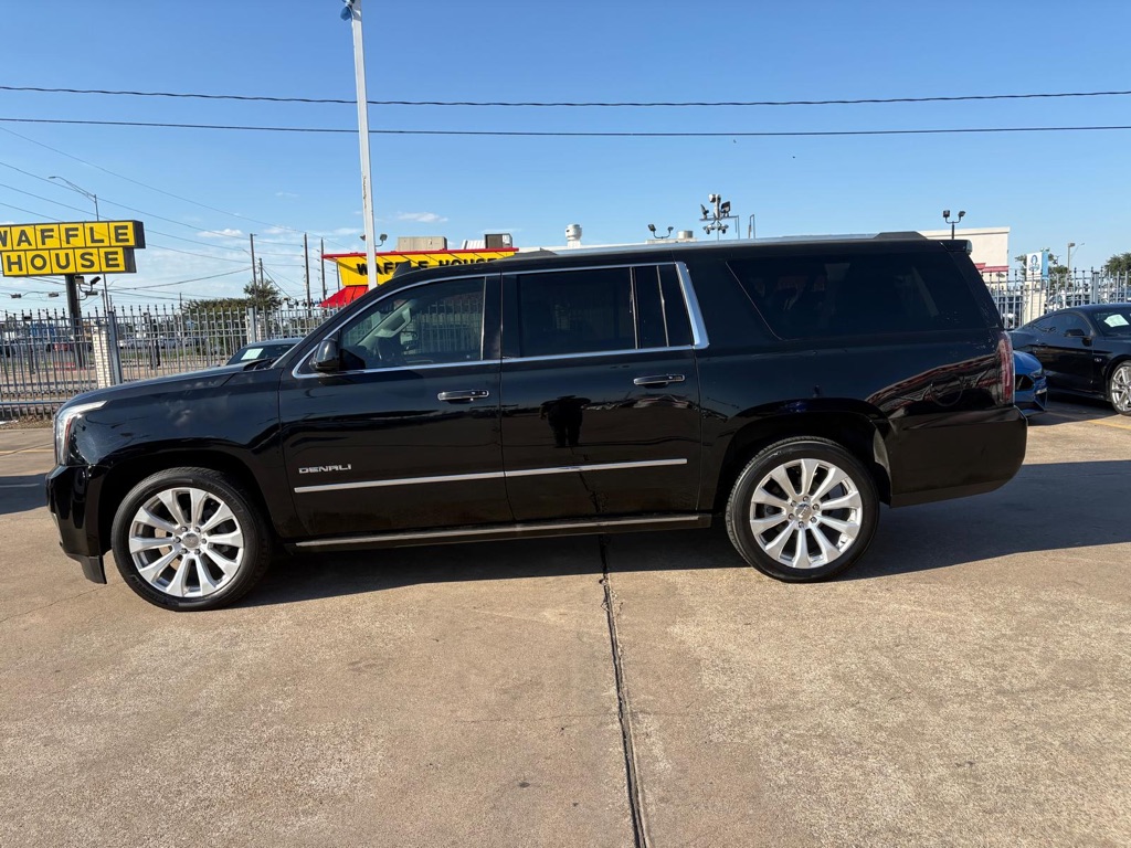 Photo 4 of this GMC YUKON XL