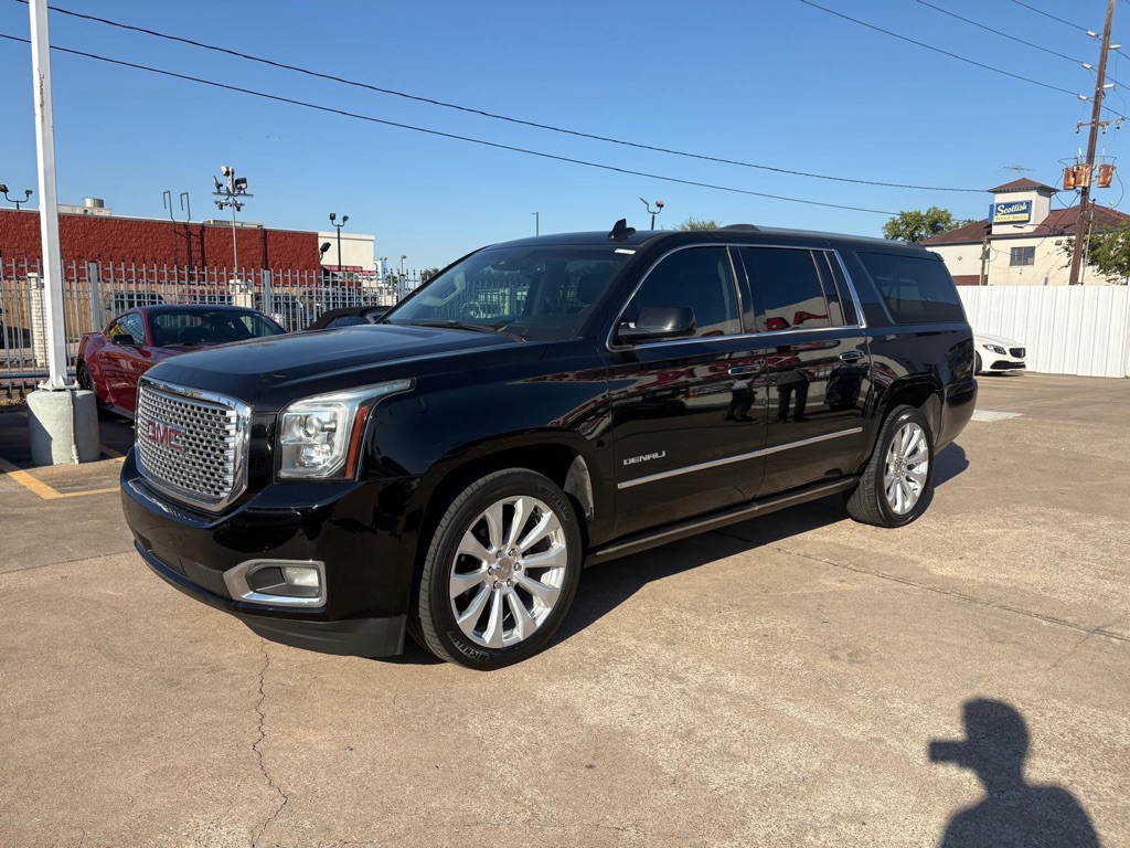 Photo 3 of this GMC YUKON XL