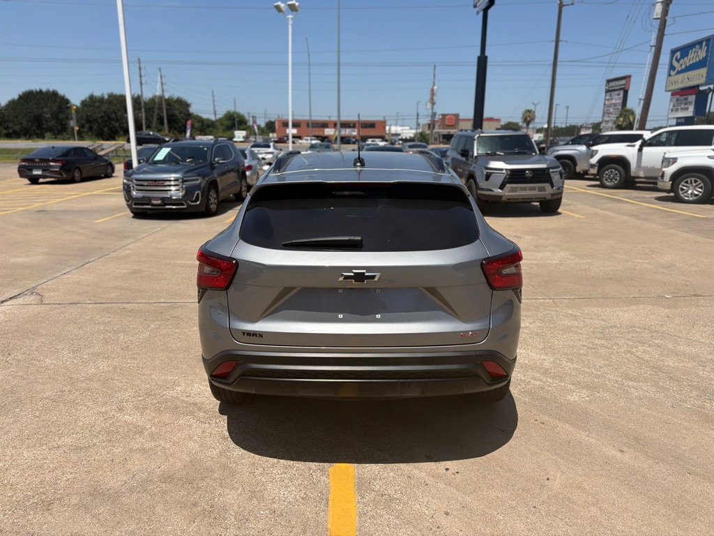 Photo 8 of this CHEVROLET TRAX