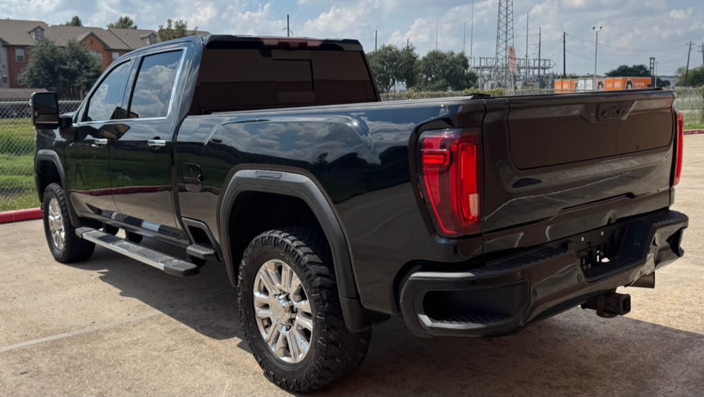 Photo 4 of this GMC SIERRA 2500HD
