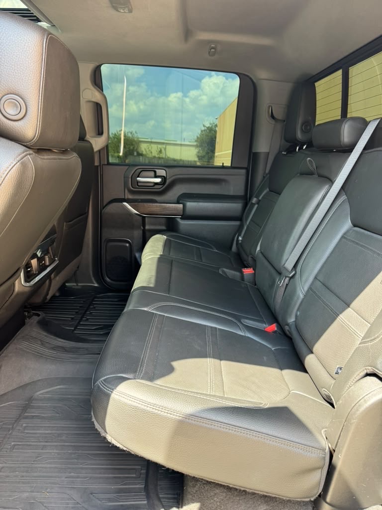 Photo 12 of this GMC SIERRA 2500HD
