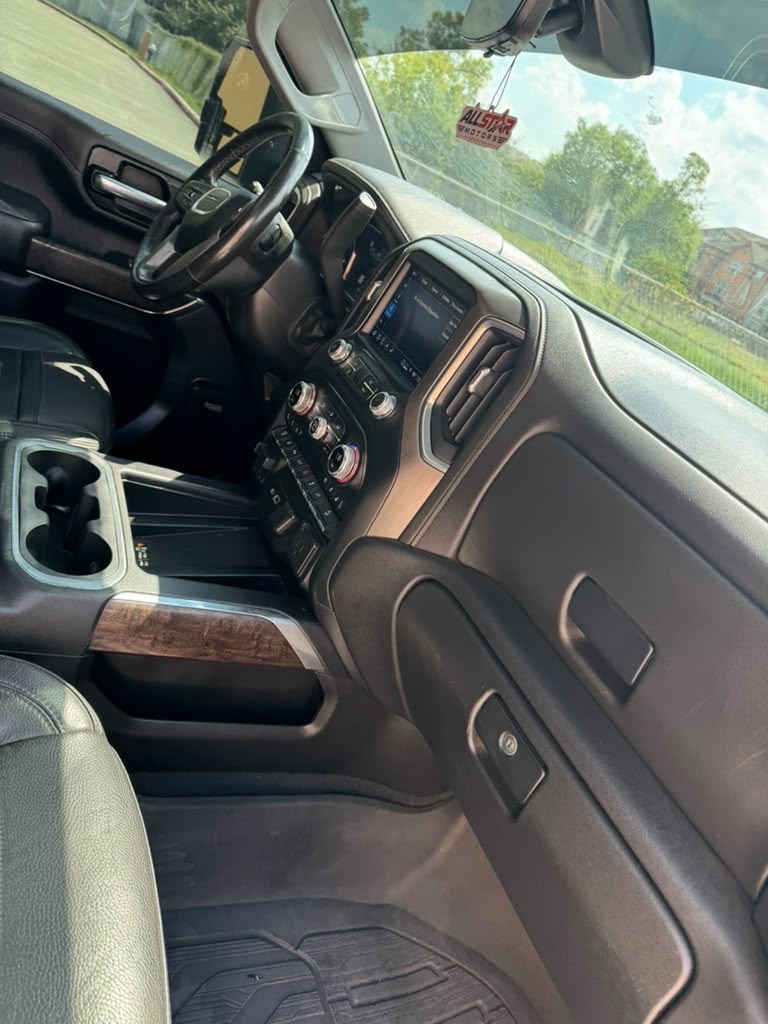 Photo 13 of this GMC SIERRA 2500HD