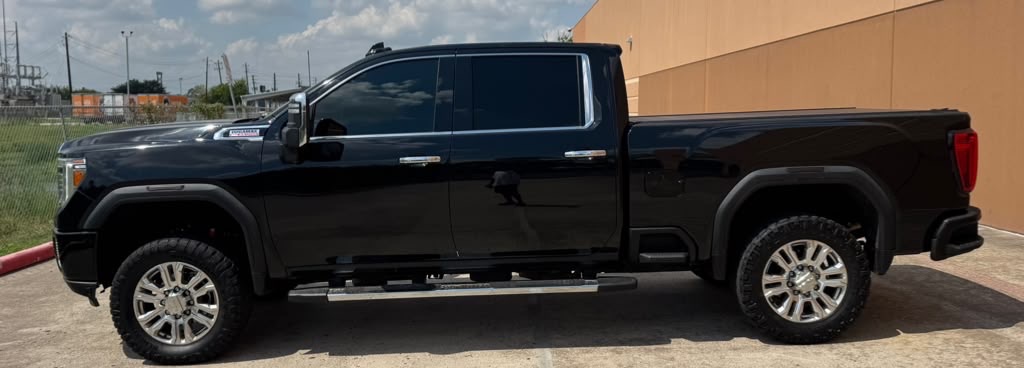 Photo 8 of this GMC SIERRA 2500HD