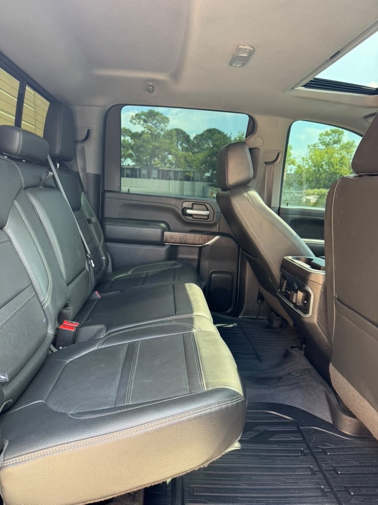 Photo 10 of this GMC SIERRA 2500HD