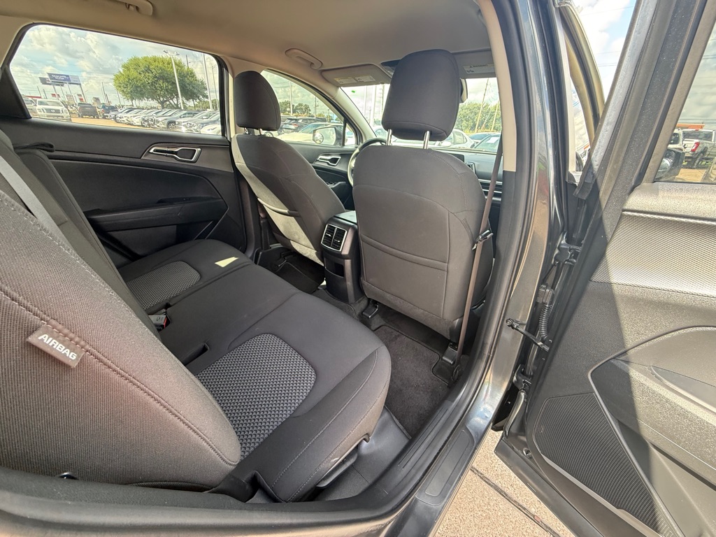 Photo 15 of this KIA SPORTAGE
