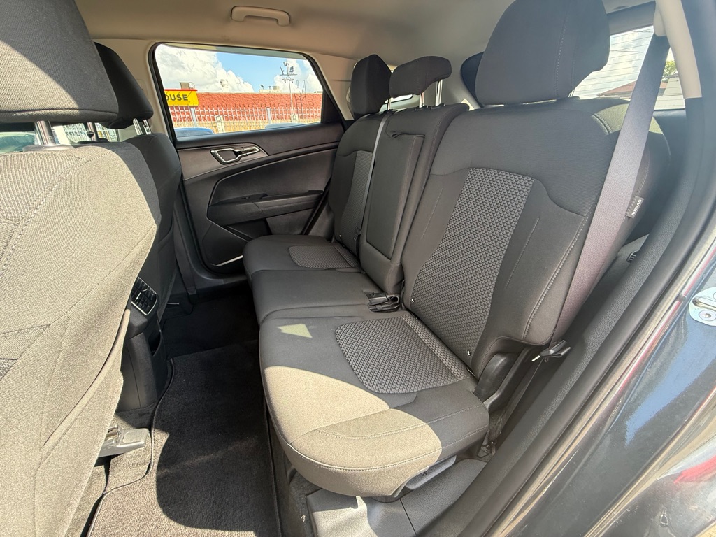 Photo 13 of this KIA SPORTAGE