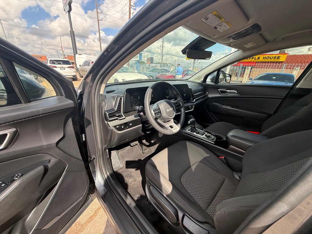 Photo 12 of this KIA SPORTAGE