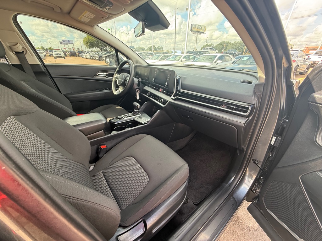 Photo 17 of this KIA SPORTAGE