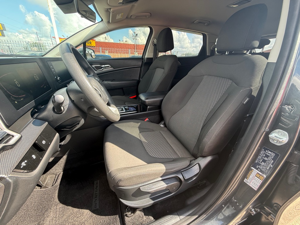Photo 11 of this KIA SPORTAGE