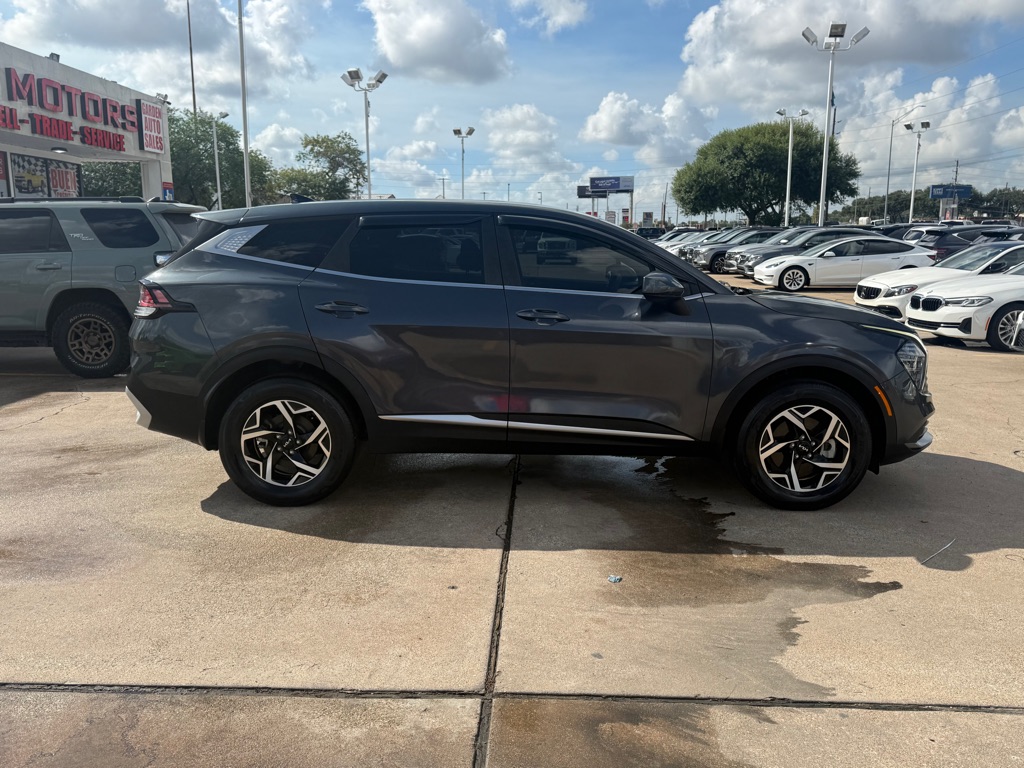 Photo 8 of this KIA SPORTAGE