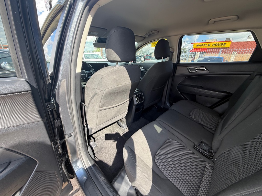 Photo 14 of this KIA SPORTAGE