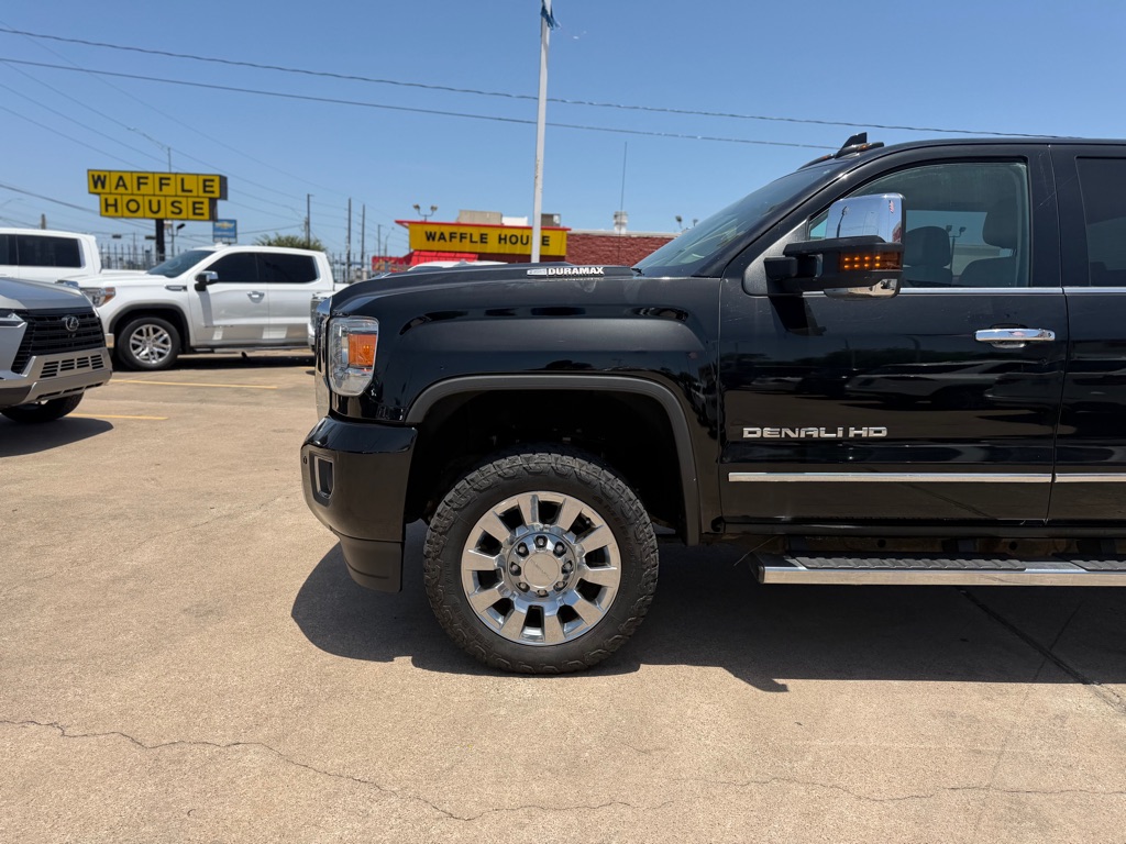 Photo 4 of this GMC SIERRA 2500HD