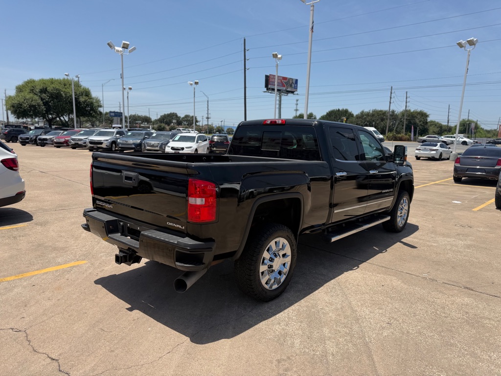 Photo 9 of this GMC SIERRA 2500HD