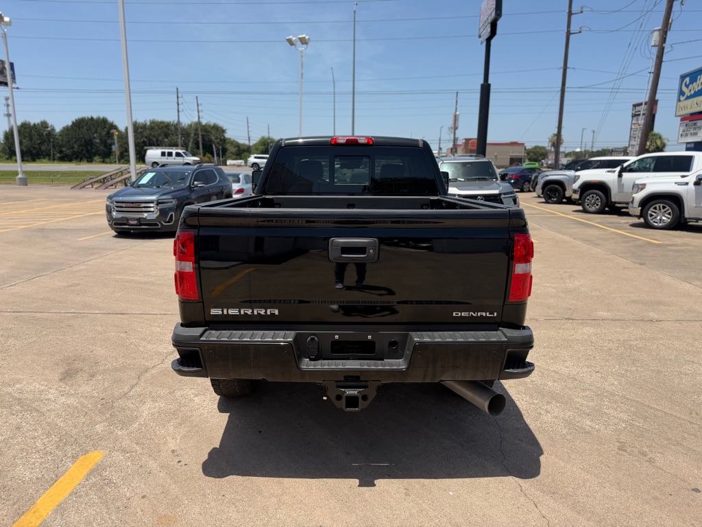 Photo 8 of this GMC SIERRA 2500HD