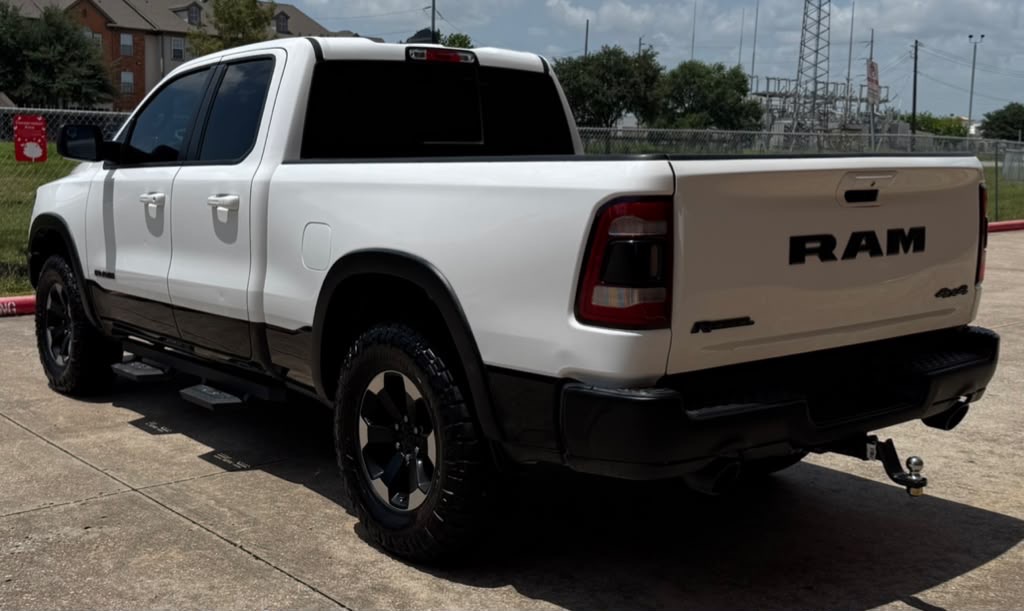 Photo 4 of this RAM 1500