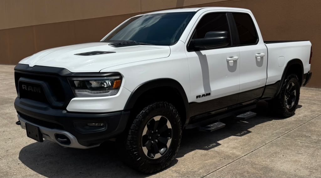 Photo 2 of this RAM 1500