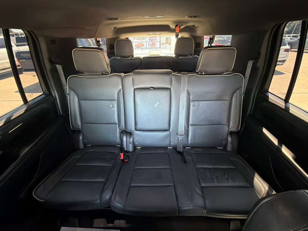 Photo 18 of this GMC YUKON XL