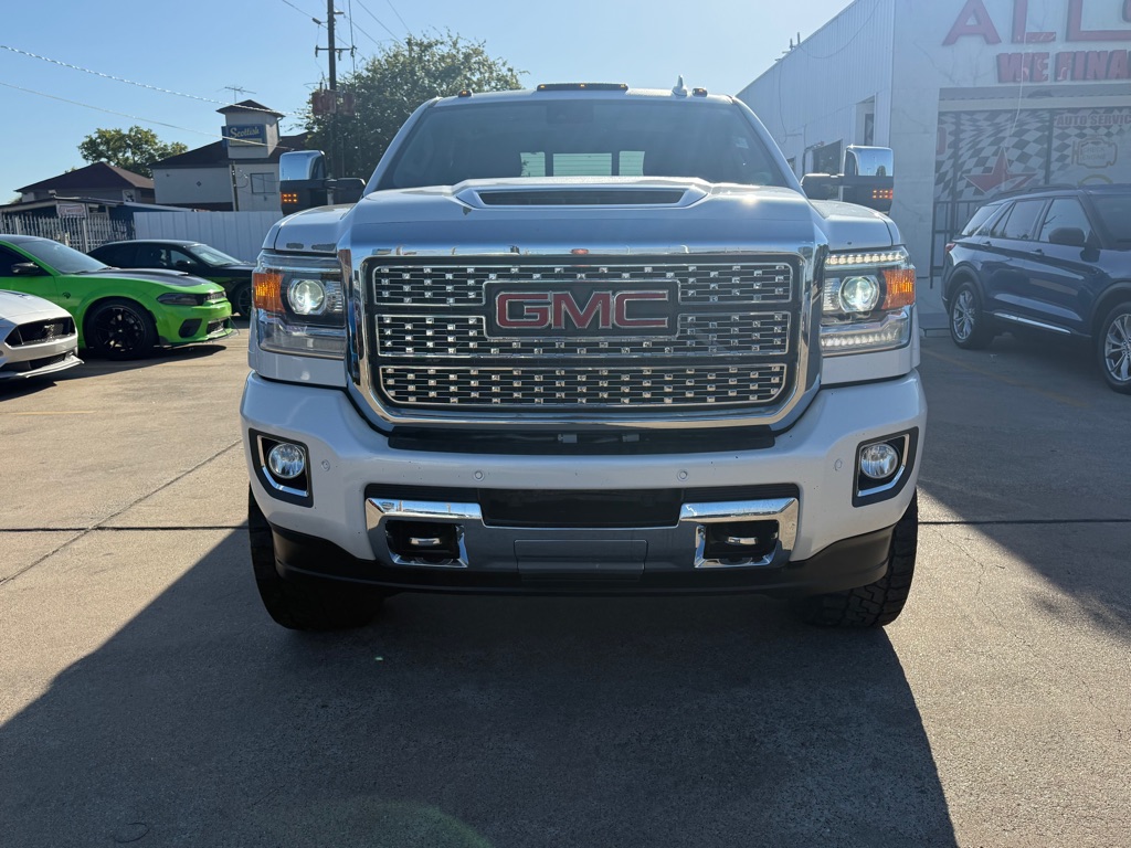 Photo 2 of this GMC SIERRA 2500HD